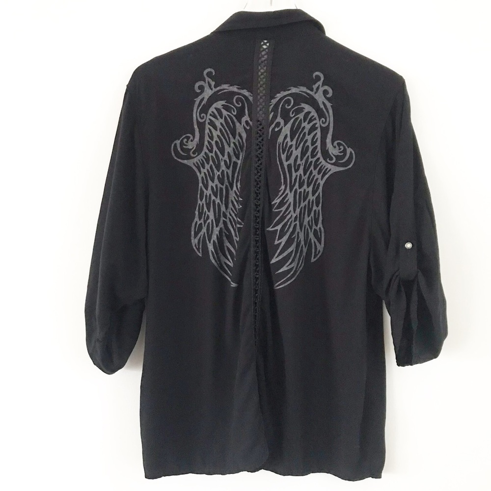 Harley Davidson button down.  Large logo on back and spell out on front. Size 16